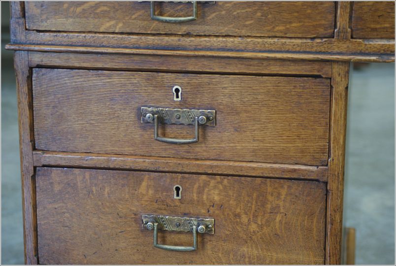 2079 Antique Oak Arts & Crafts Pedestal Desk Drawer and Handle Detail